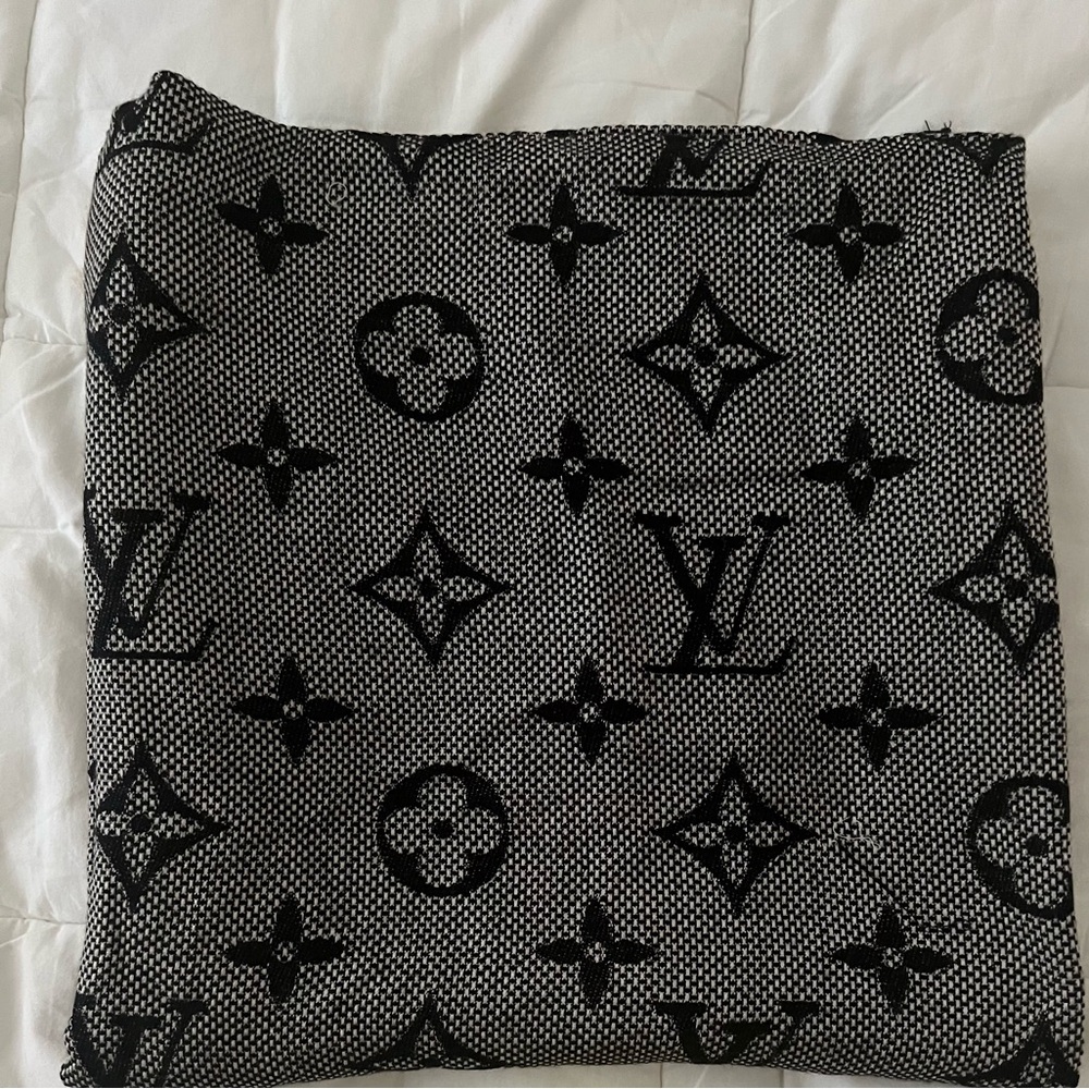 Louis Vuitton monogram shawl